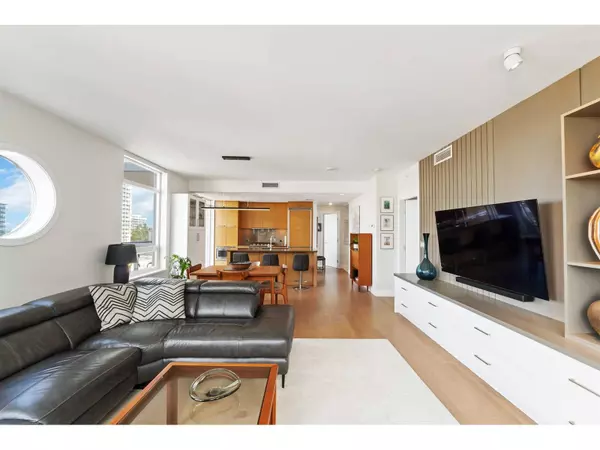 15152 RUSSELL #804, White Rock, BC V4B0A3