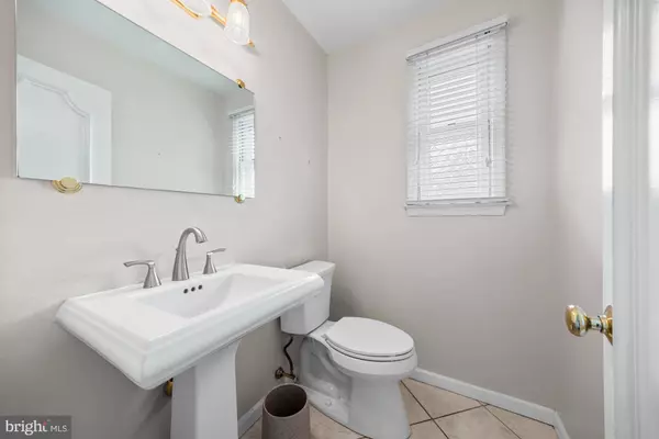 1 CARRIAGE WAY, Cinnaminson, NJ 08077