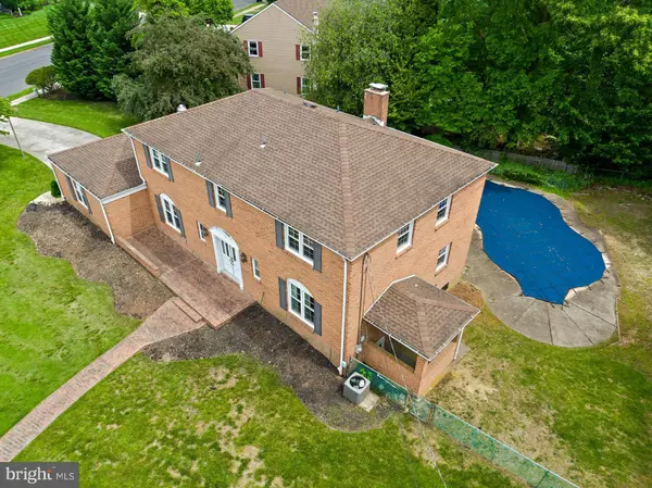 1 CARRIAGE WAY, Cinnaminson, NJ 08077