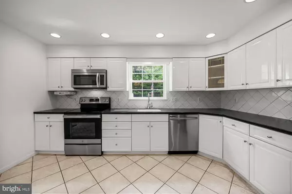 1 CARRIAGE WAY, Cinnaminson, NJ 08077