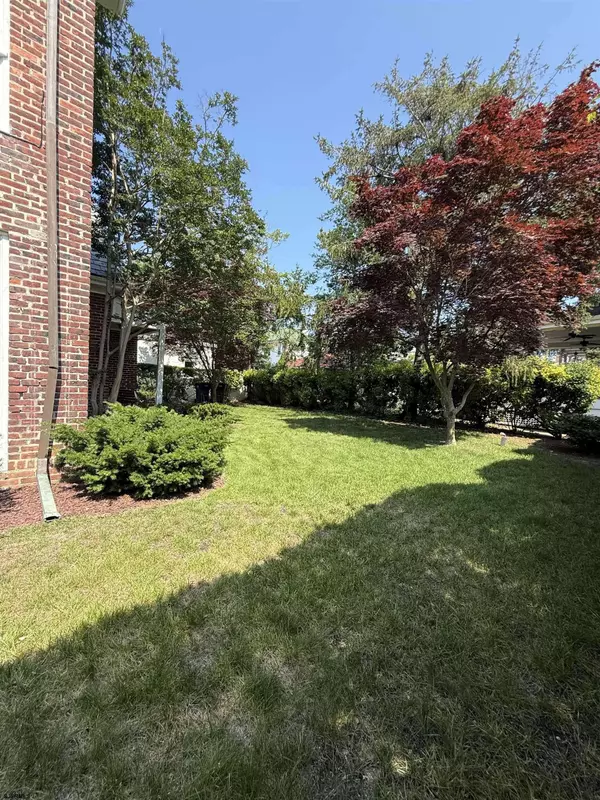 5904 Ventnor Ave, Ventnor, NJ 08406