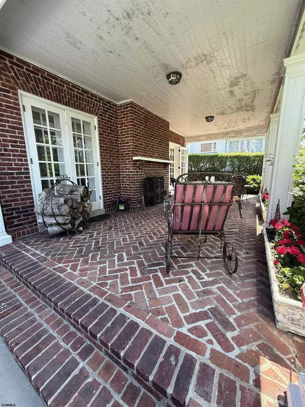 5904 Ventnor Ave, Ventnor, NJ 08406