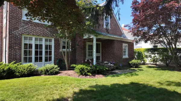 5904 Ventnor Ave, Ventnor, NJ 08406