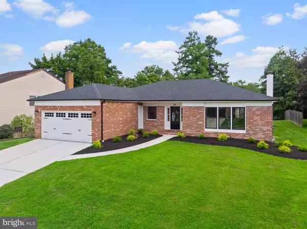 10 WARWICK CT, Mount Laurel, NJ 08054