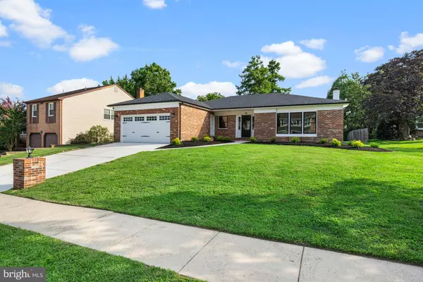 10 WARWICK CT, Mount Laurel, NJ 08054