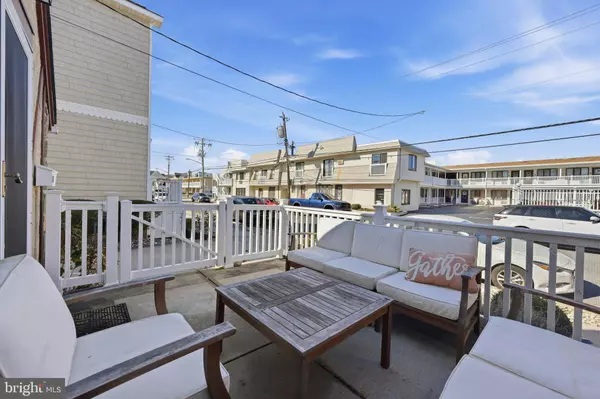 9406 PACIFIC AVE, Margate City, NJ 08402