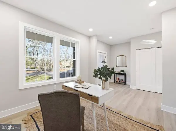 2675 LAKESIDE DR, Williamstown, NJ 08094