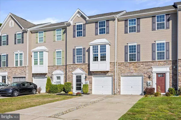 33 TAILOR LN, Sicklerville, NJ 08081