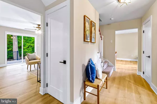 37 GLEN DR, Voorhees, NJ 08043