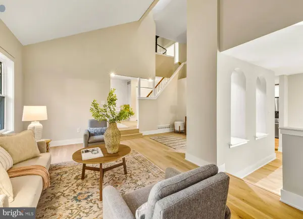 15 BRONWOOD DR, Voorhees, NJ 08043