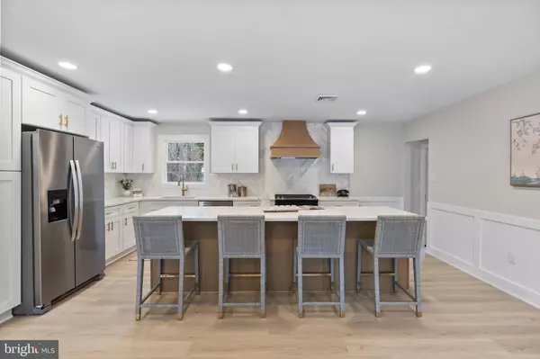 353 HOLLY RD, Marlton, NJ 08053