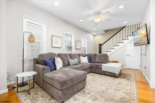 6501 Winchester Ave, Ventnor, NJ 08406