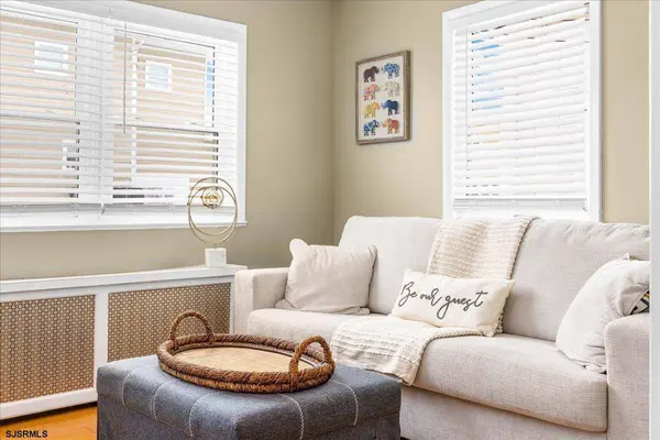 6501 Winchester Ave, Ventnor, NJ 08406