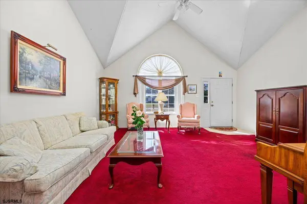 8 Meadows Edge Dr, Cape May Court House, NJ 08210-9999