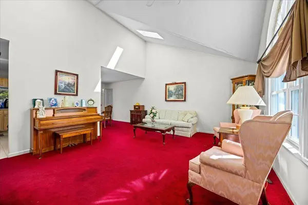 8 Meadows Edge Drive, Cape May Court House, NJ 08210