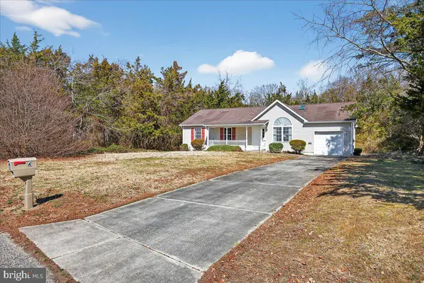 8 MEADOWS EDGE DR, Cape May Court House, NJ 08210