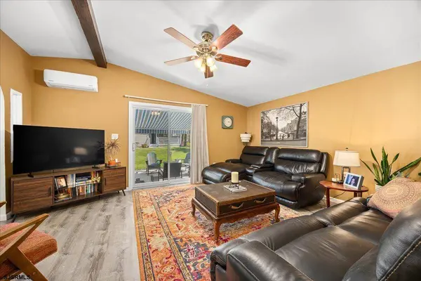 18 Knollwood Dr, Mays Landing, NJ 08330
