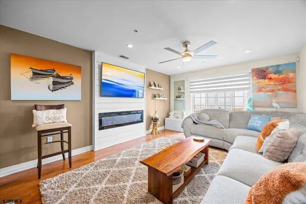 61 Dockside Dr, Somers Point, NJ 08244