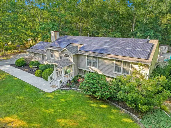 6 Manchester Ct, Egg Harbor, NJ 08234