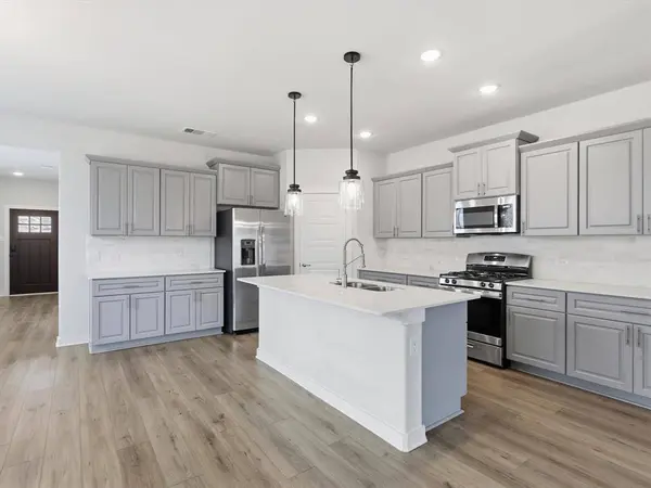 413 Vawter Drive, Van Alstyne, TX 75495
