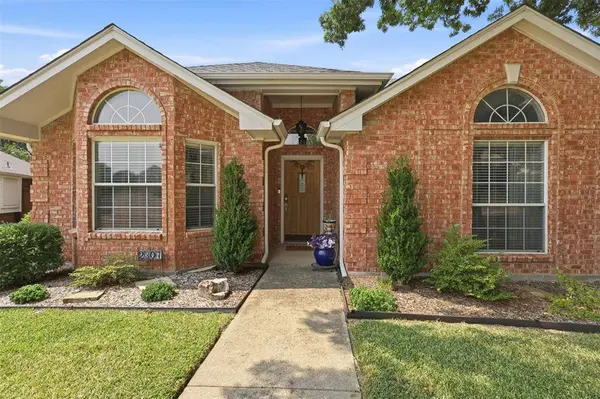 2307 Bristol Drive, Carrollton, TX 75006