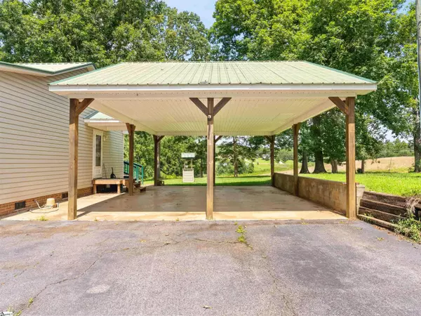 300 Cooley Road, Campobello, SC 29322