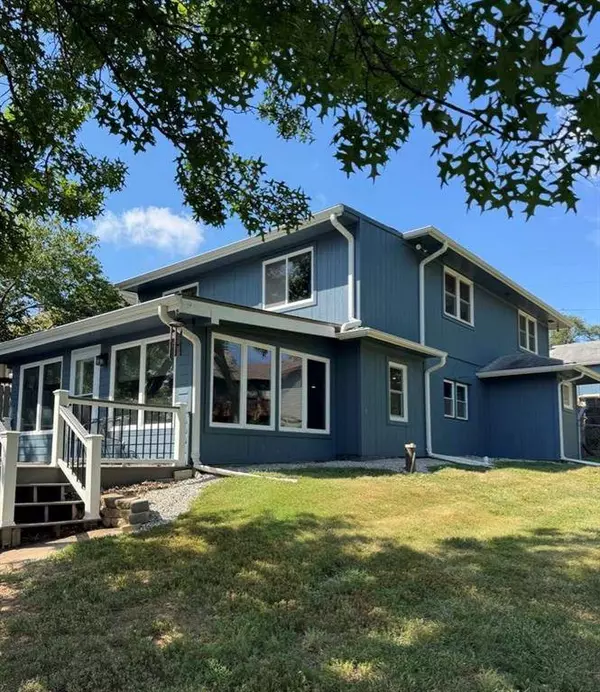 15923 S Gardner PL, Gardner, KS 66030