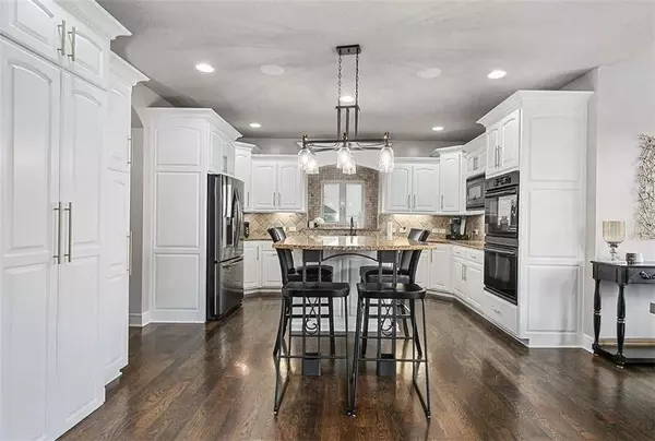 16200 Bluejacket ST, Overland Park, KS 66221