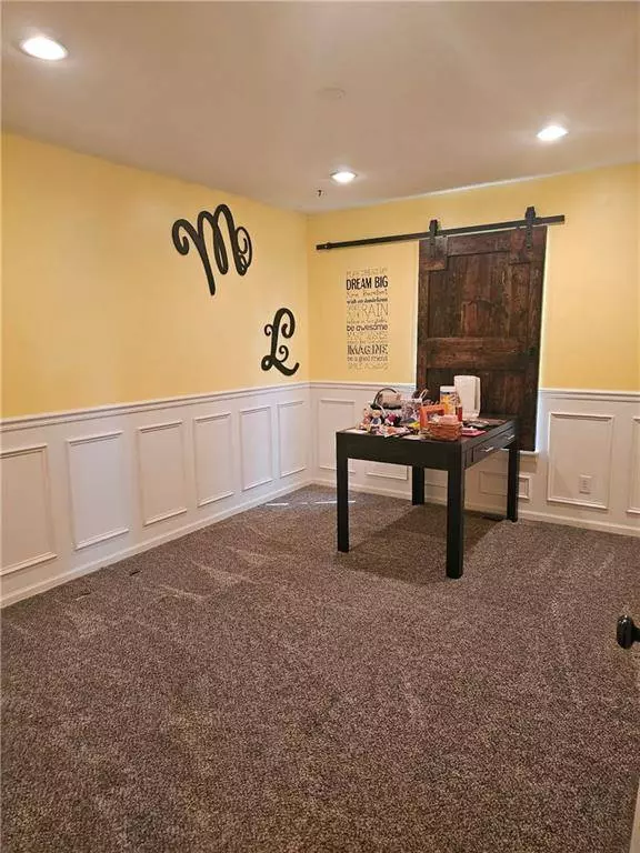 407 Signal Ridge DR, Baldwin City, KS 66006