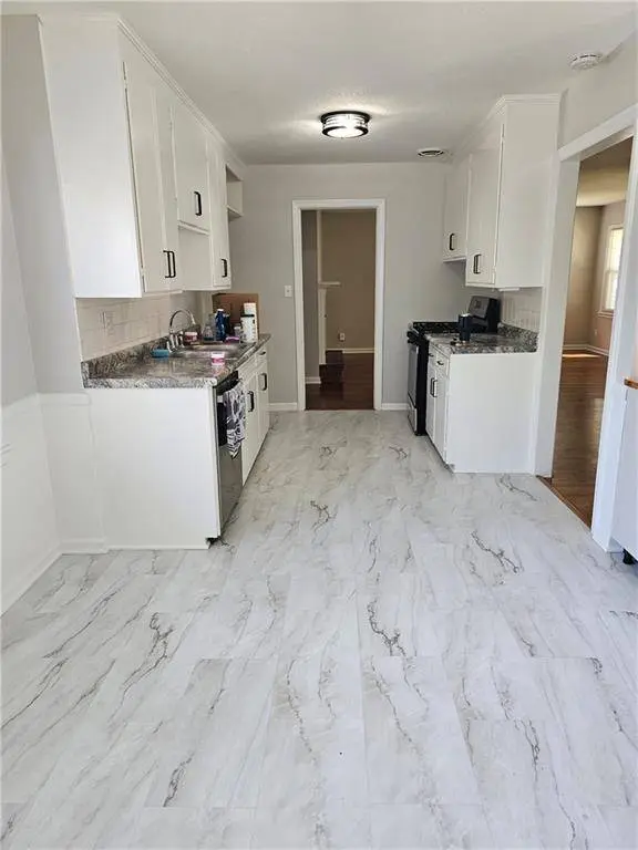 5425 N Flora AVE, Kansas City, MO 64118