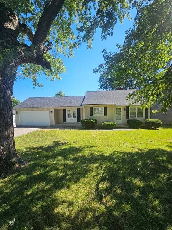 5425 N Flora AVE, Kansas City, MO 64118