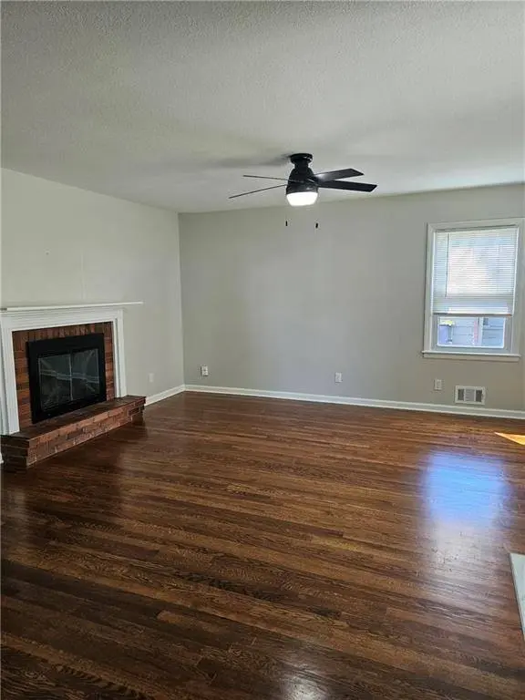 5425 N Flora AVE, Kansas City, MO 64118