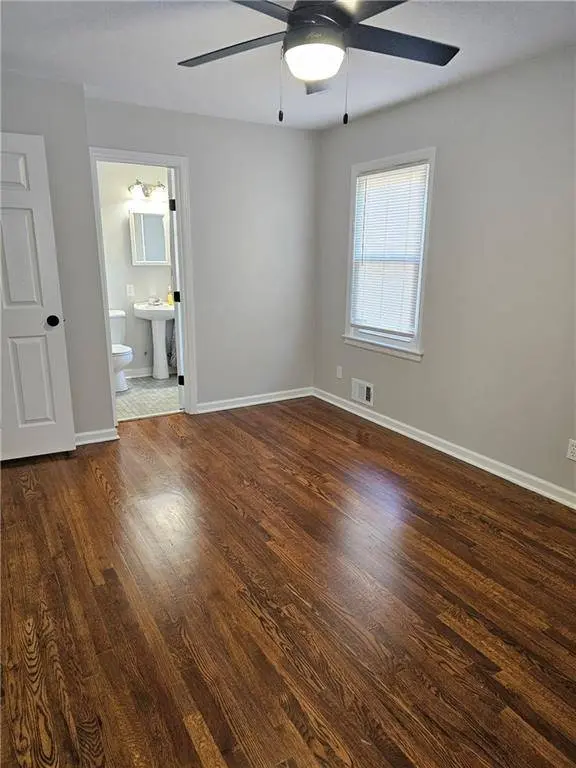 5425 N Flora AVE, Kansas City, MO 64118