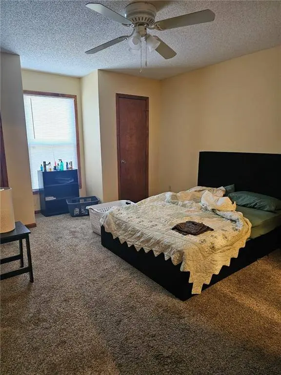 619/621 E Shawnee ST, Gardner, KS 66030