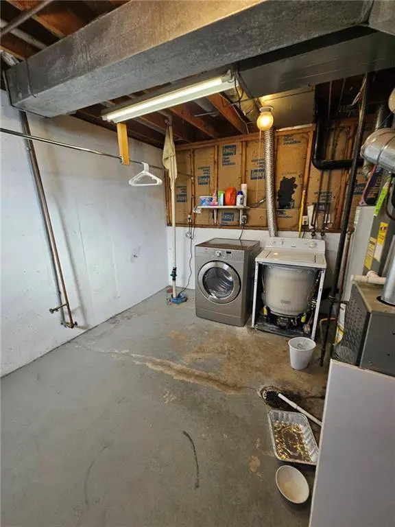 619/621 E Shawnee ST, Gardner, KS 66030