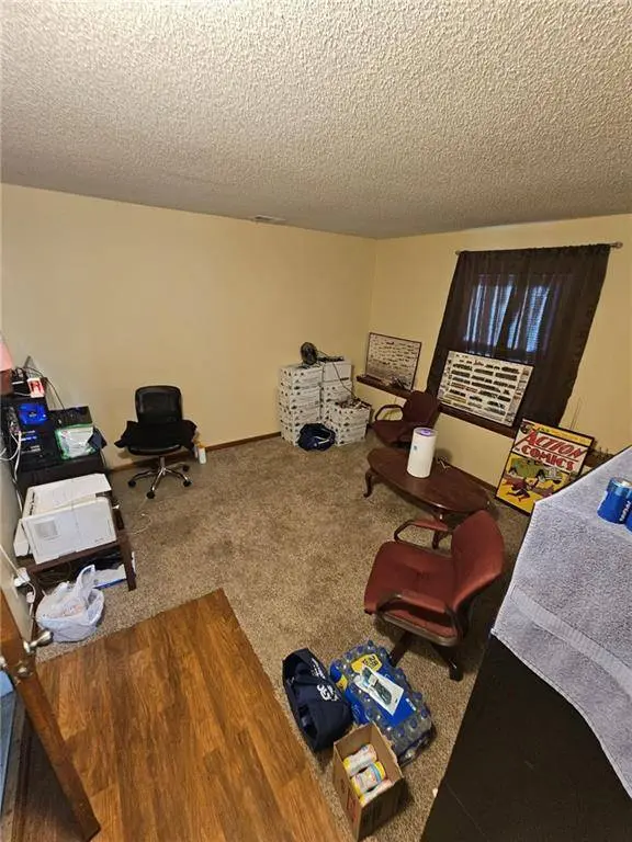 619/621 E Shawnee ST, Gardner, KS 66030