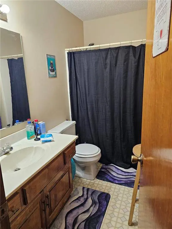 623/625 E Shawnee ST, Gardner, KS 66030