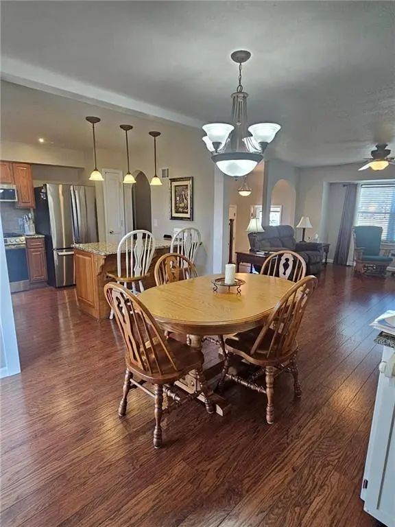 12710 S Edinburgh ST, Olathe, KS 66062