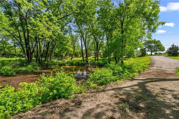 6948 Maurer RD, Shawnee, KS 66217