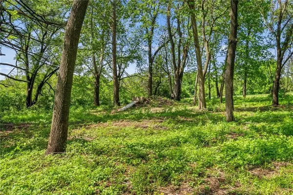 6948 Maurer RD, Shawnee, KS 66217