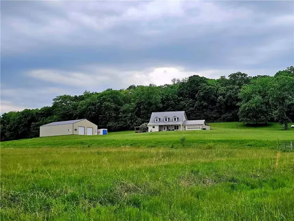 1533 N 700 RD, Baldwin City, KS 66006