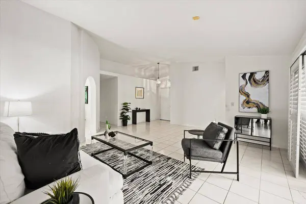 363 SW 161st AVE, Pembroke Pines, FL 33027