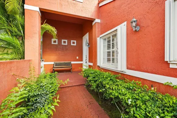 363 SW 161st AVE, Pembroke Pines, FL 33027