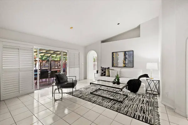 363 SW 161st AVE, Pembroke Pines, FL 33027