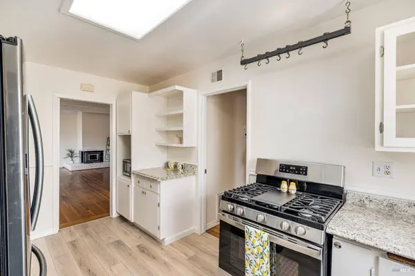 2396 Barry ST, Napa, CA 94559