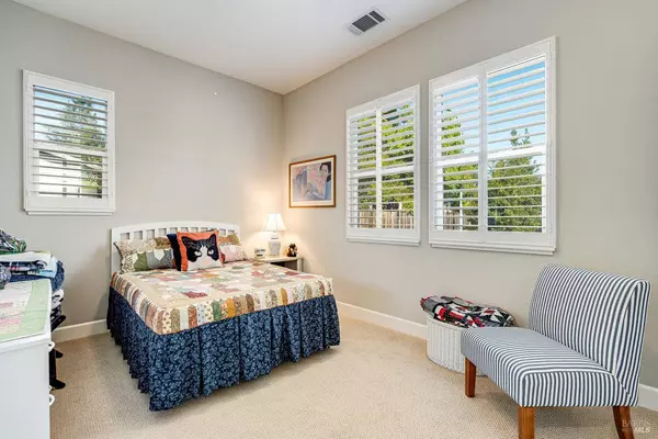 2067 Morlan DR, Napa, CA 94558