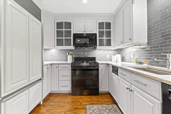 1160 Beacon St #203, Brookline, MA 02446