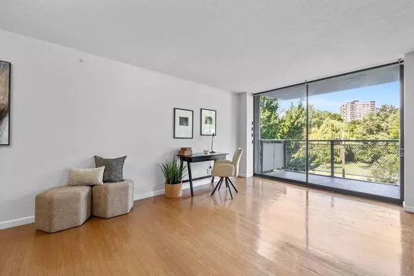 80 Park St #23, Brookline, MA 02446