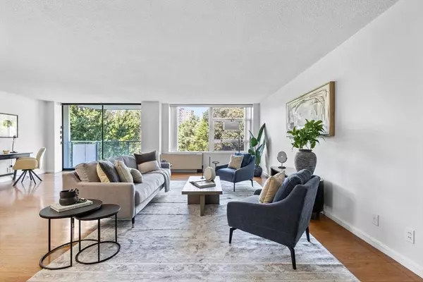 80 Park St #23, Brookline, MA 02446