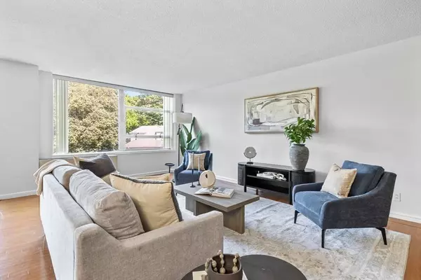 80 Park St #23, Brookline, MA 02446